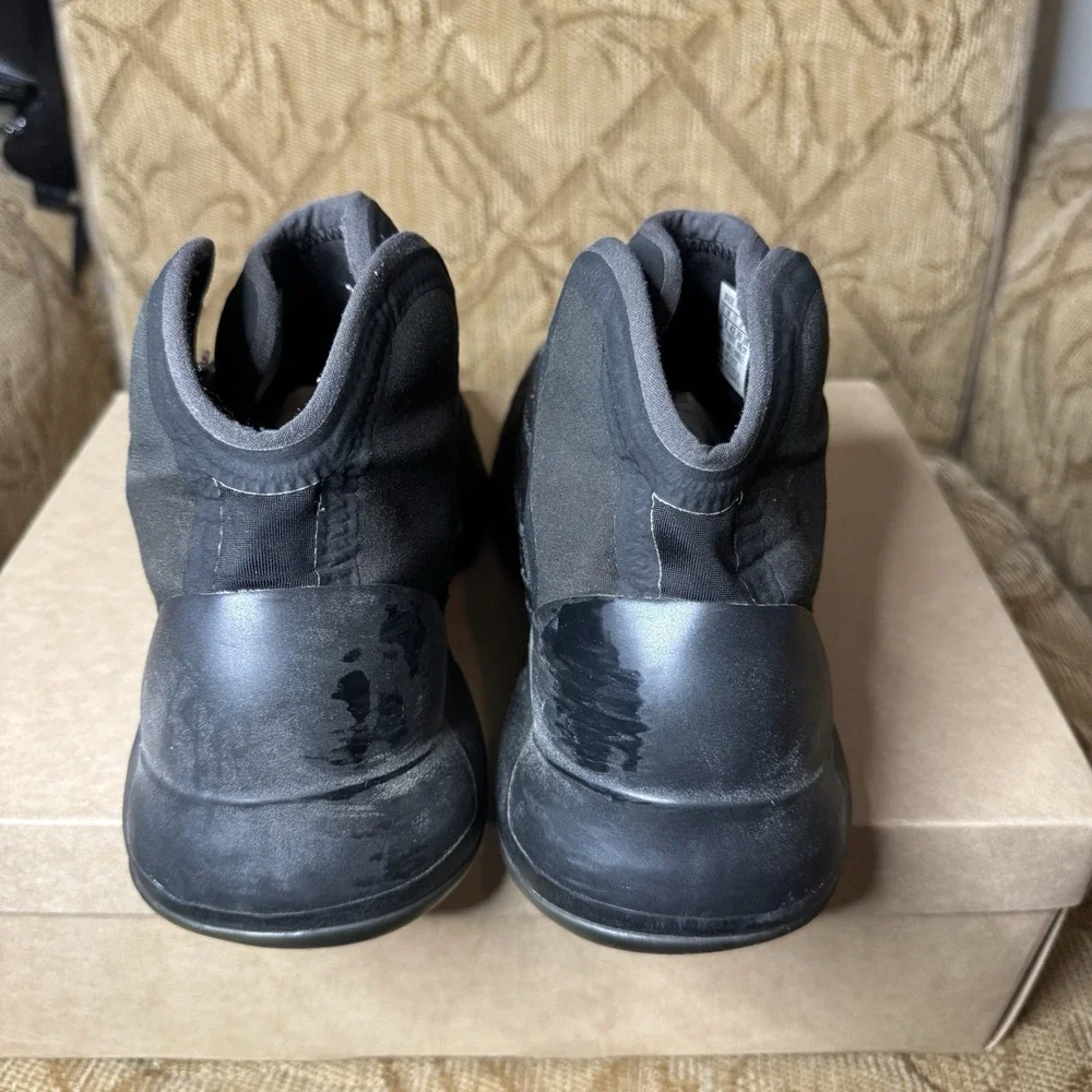 Adidas Yeezy Quantum 'Onyx' GX1317‎ Men's Shoes Size US 8.5 (Smoke